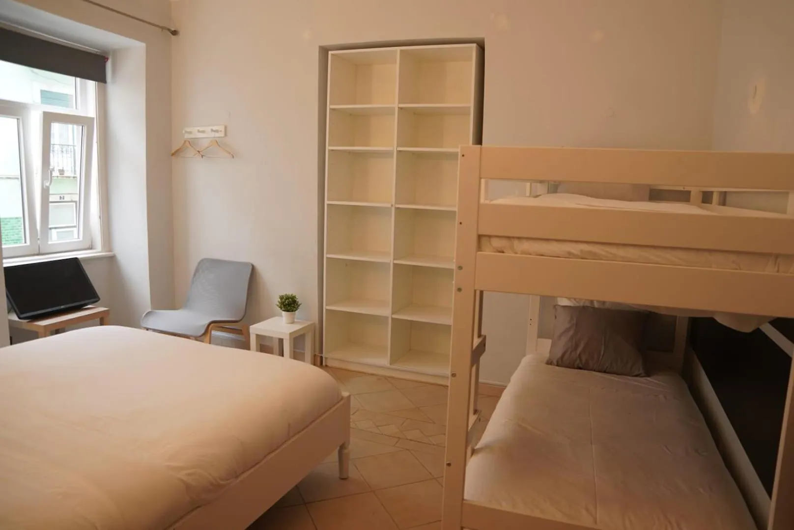 Bisengototo Guest House Lisbon 0*,  Portugal