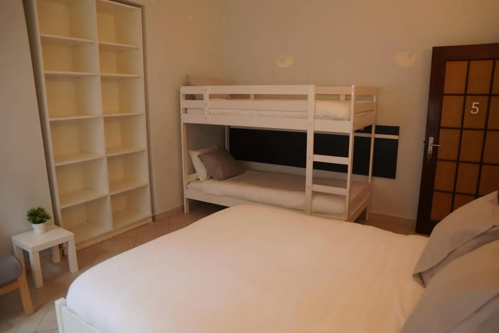 Bisengototo Guest House Lisbon