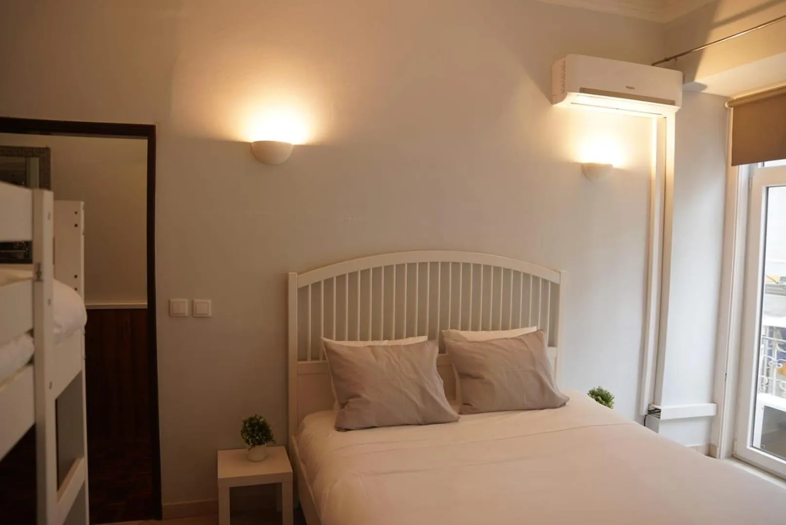 Bisengototo Guest House Lisbon Portugal