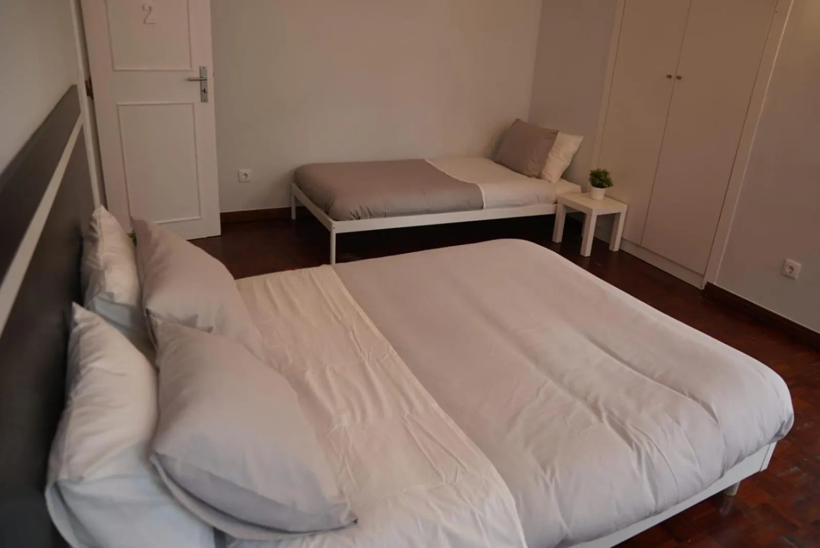 Bisengototo Guest House Lisbon Homestay