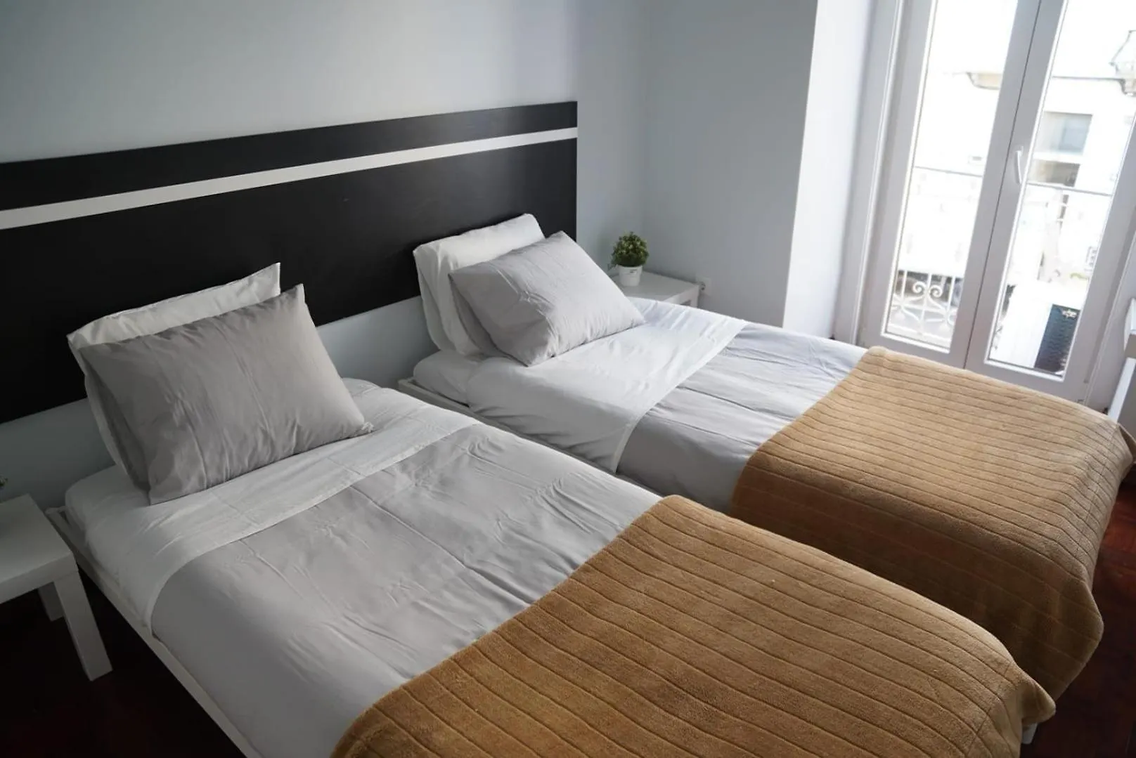 Bisengototo Guest House Lisbon 0*,
