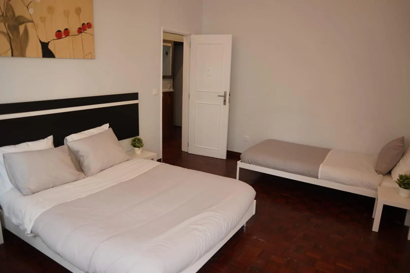 Homestay Bisengototo Guest House Lisbon Portugal